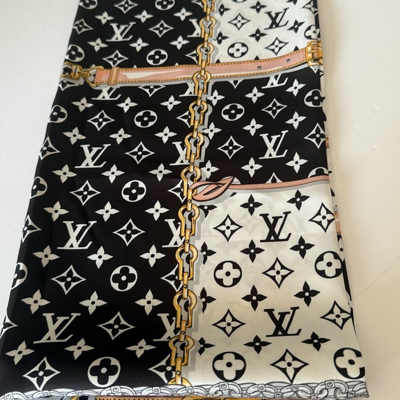 Authentic Louis Vuitton Monogram Scarf in Black, White, and Gold - Picture 6 of 7